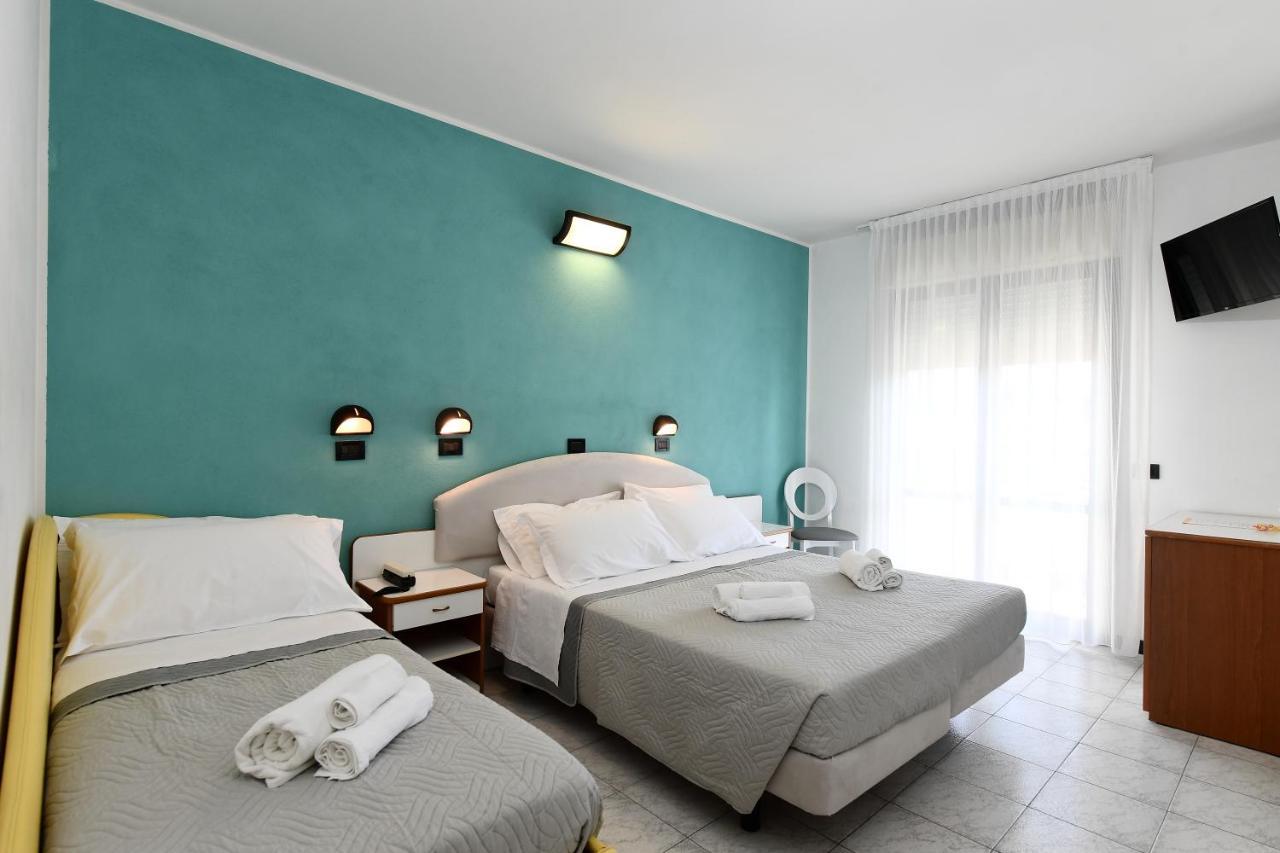 Hotel Criniera D'Oro Rimini Exterior photo