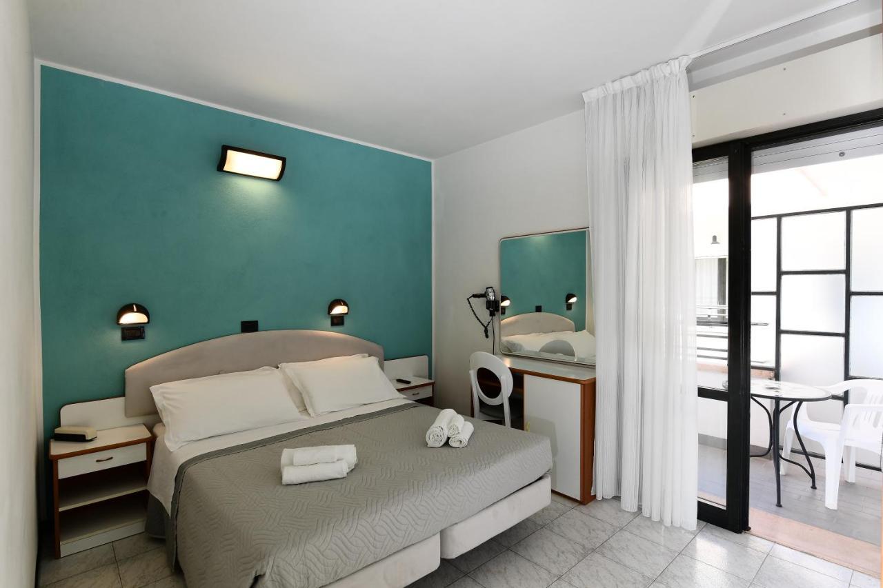 Hotel Criniera D'Oro Rimini Exterior photo