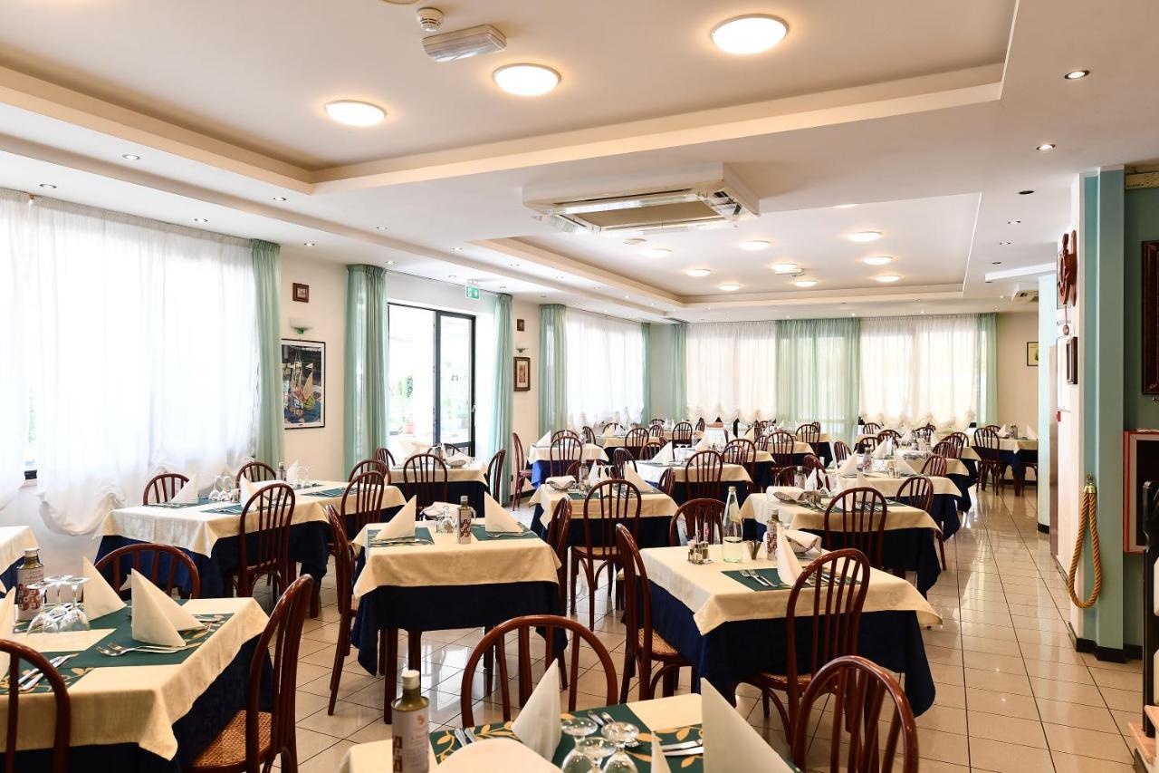 Hotel Criniera D'Oro Rimini Exterior photo